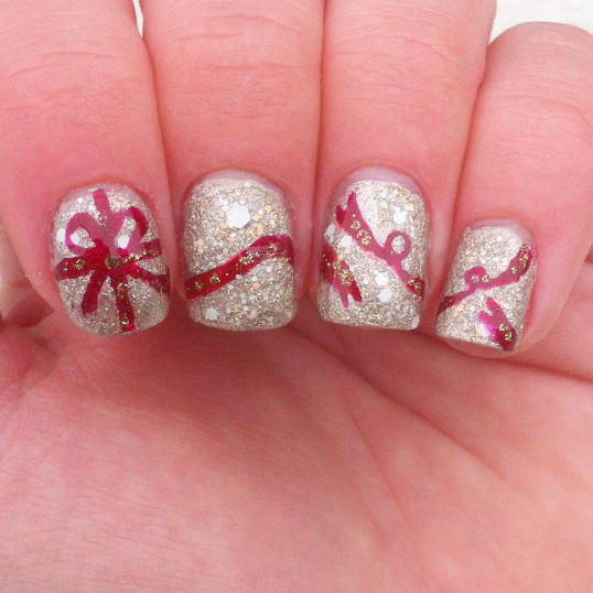 Ongle noel cadeau