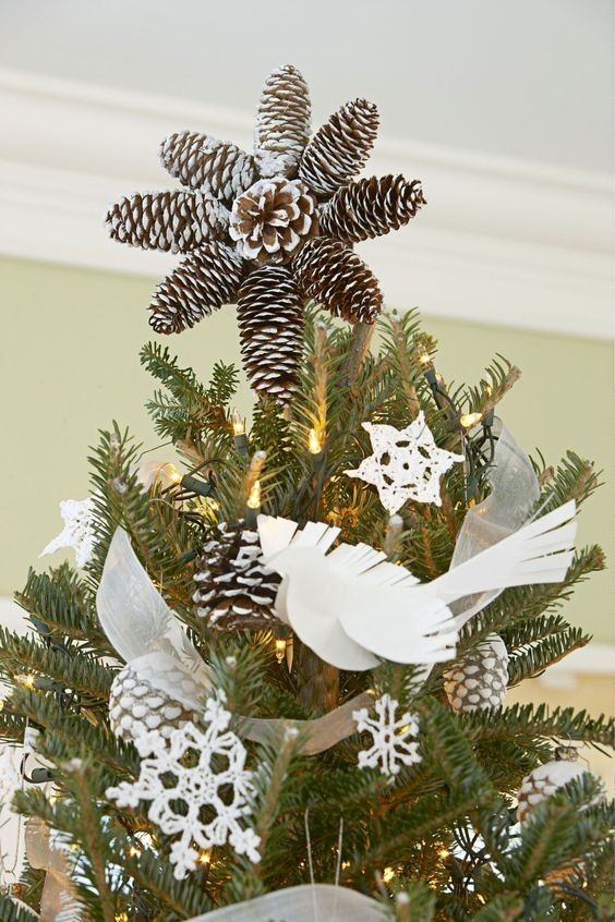 Cadeau de noel en pomme de pin