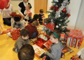 Ouverture de cadeau de noel