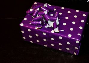 Papier cadeau noel violet