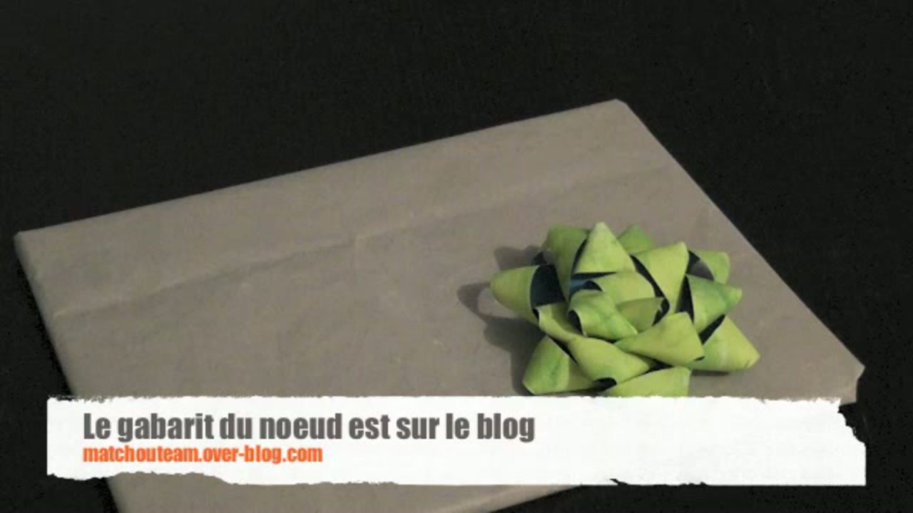 Faire noeud cadeau noel