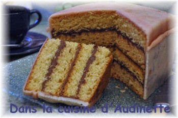Gateau forme cadeau de noel