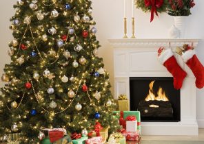 Sapin noel cadeau guirlandes