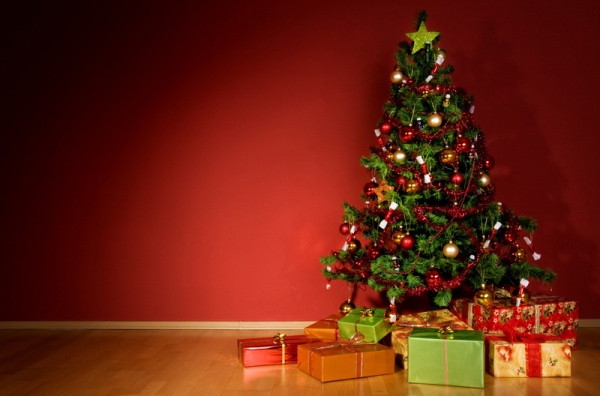 Sapin de noel avec des cadeau