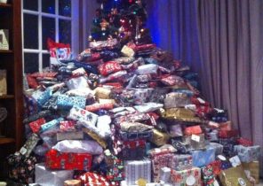 Montagne de cadeau de noel